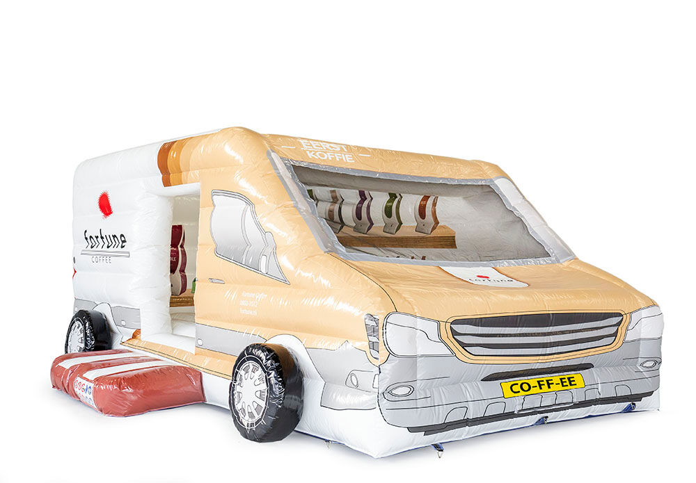 Castelli gonfiabili promozionali personalizzati per autobus Fortune Coffee, disponibili in qualsiasi dimensione, forma e stampa a colori su JB Gonfiabili Italia. Ordina ora castello gonfiabile personalizzati con la tua identità aziendale su JB Gonfiabi...